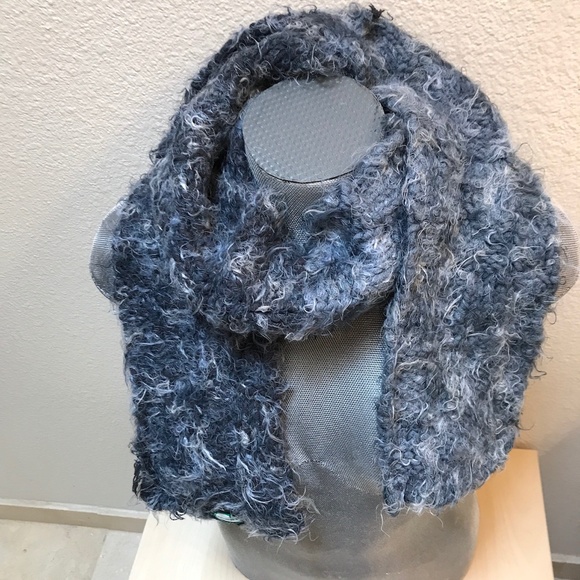 Warm Soft Scarf. Handknitted. Mixed Fibers. Deep Grey Blue & Light Blue. NWT. - Picture 3 of 8